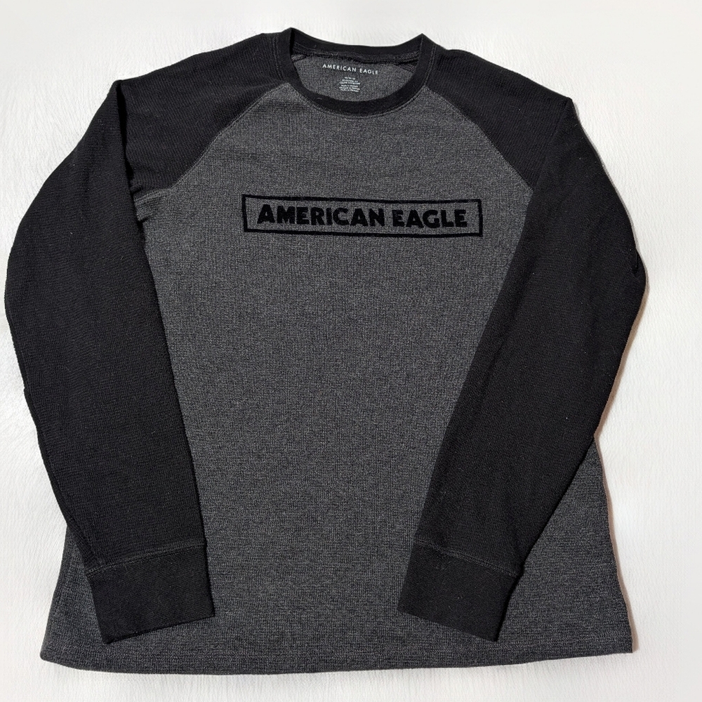 🎉HOST PICK 🥳 American Eagle Gray & Black Raglan Logo Thermal – Size Medium